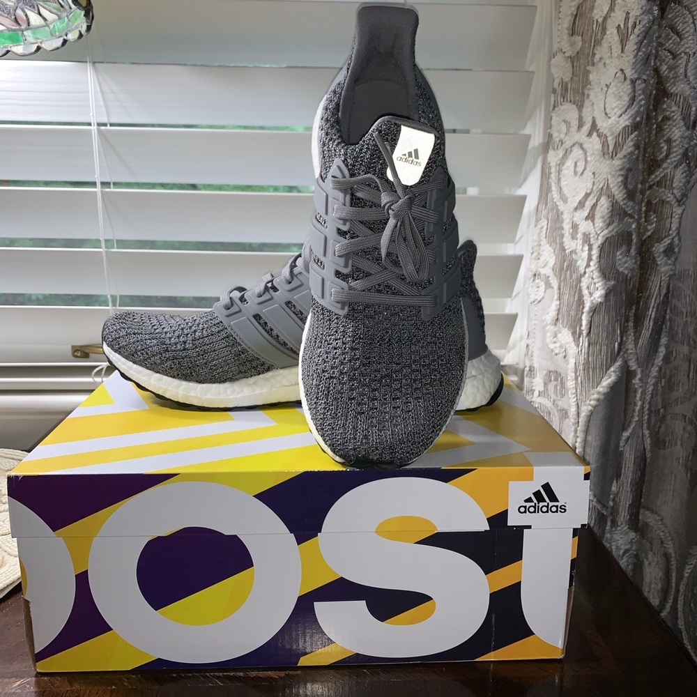 ADIDAS UNISEX ULTRABOOST RUNNING SHOE